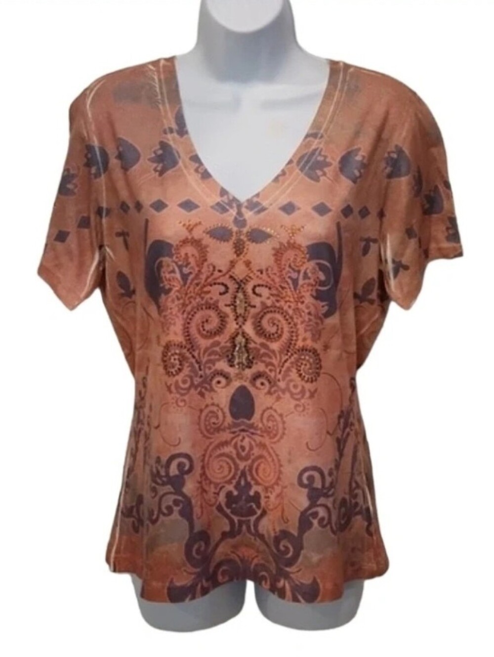 Kiara Women’s V-Neck Short Sleeve Top in Rust Paisley